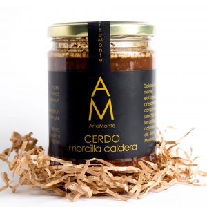 Morcilla de cerdo en cebolla caldera