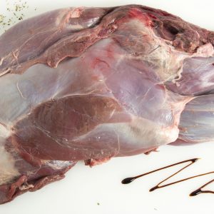 Pierna de carne de ciervo sin hueso deshuesada